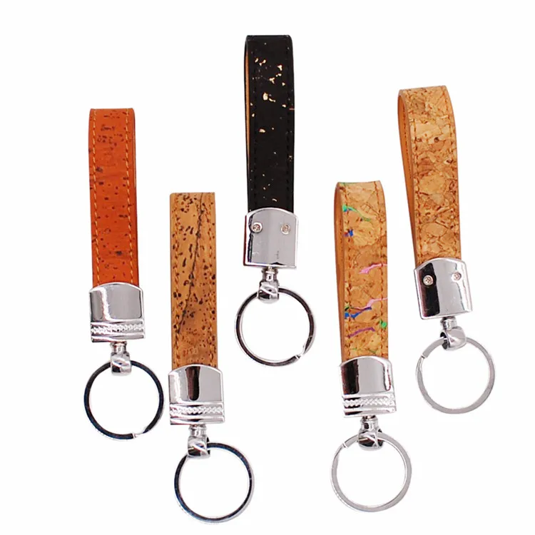 2021 Hot Sell Wholesale Unique Bark Key Ring Made of Natural Wood Cork Key Ring for Gift