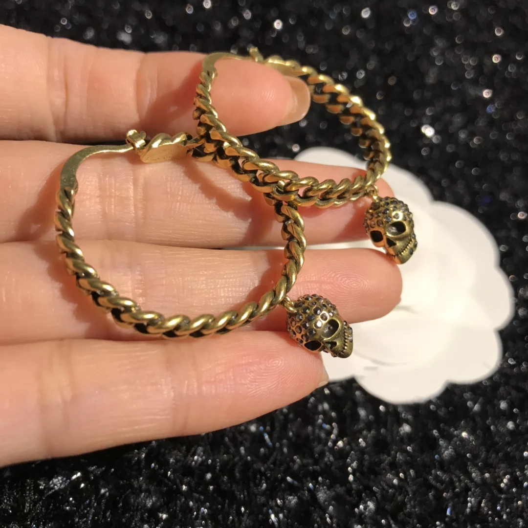 Alexanderxx McQueens Factory New Ins 925 Silver Twisted Wire Gollum Head Inlaid Zircon Large Earrings Holiday Accessories