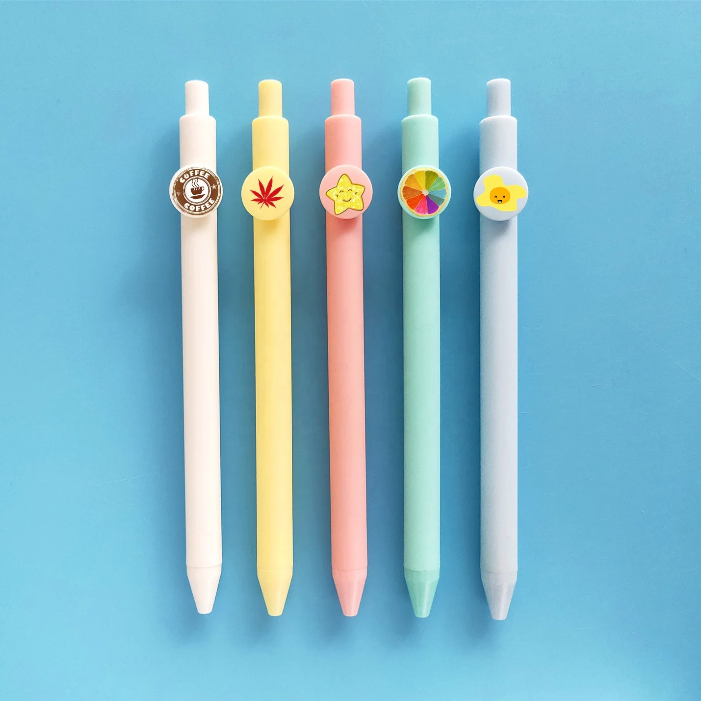Изготовленные на заказ Пустые stylo pense улыбка soft touch розовые милые девушки ручки с напечатанным логотипом пористого нескользящего материала uni мяч чертёжное перо комплекта шариковых ручек