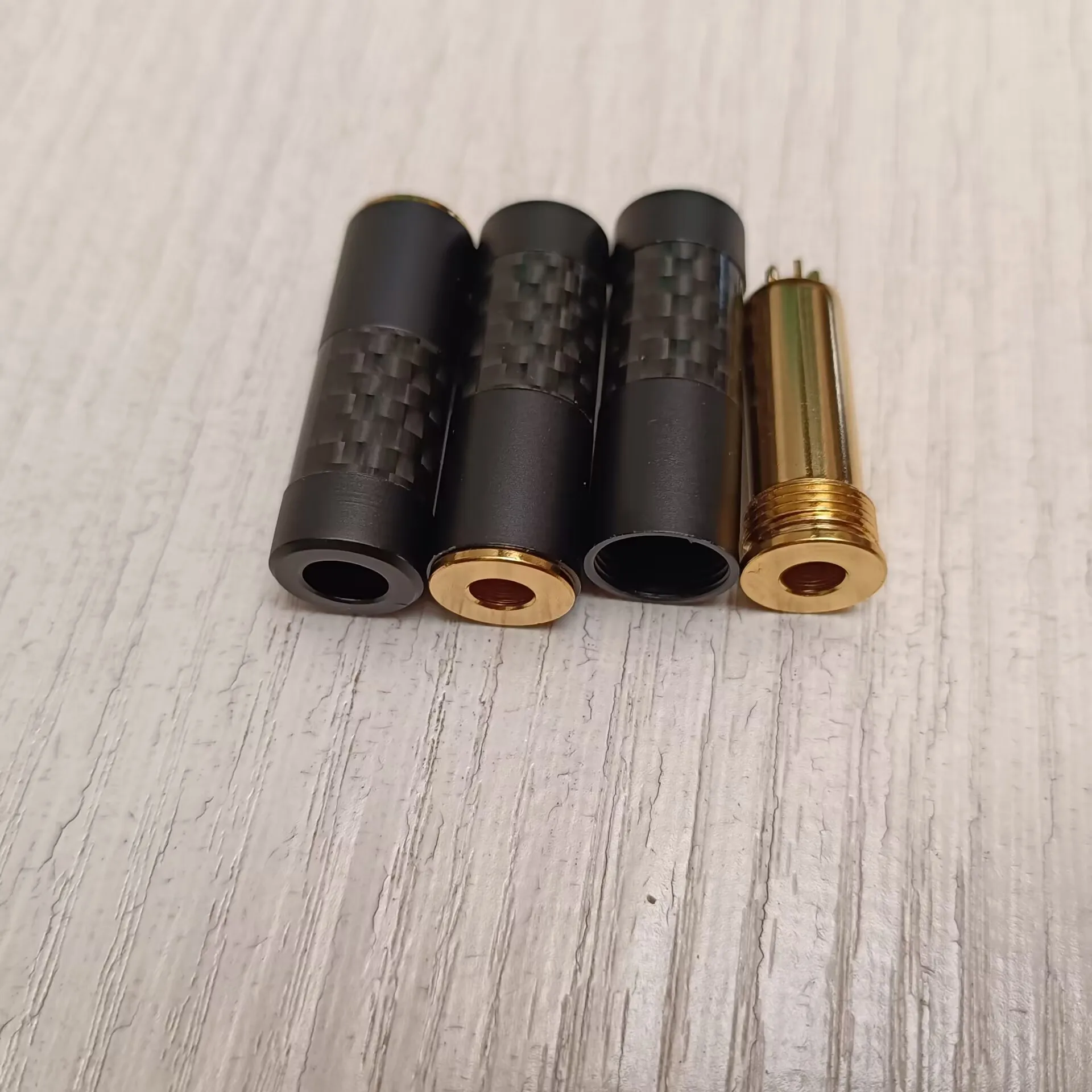 Carbon Fiber 4.4mm 5 Poles Female Jack Balance Headphone Plug Gold plated Audio Connector