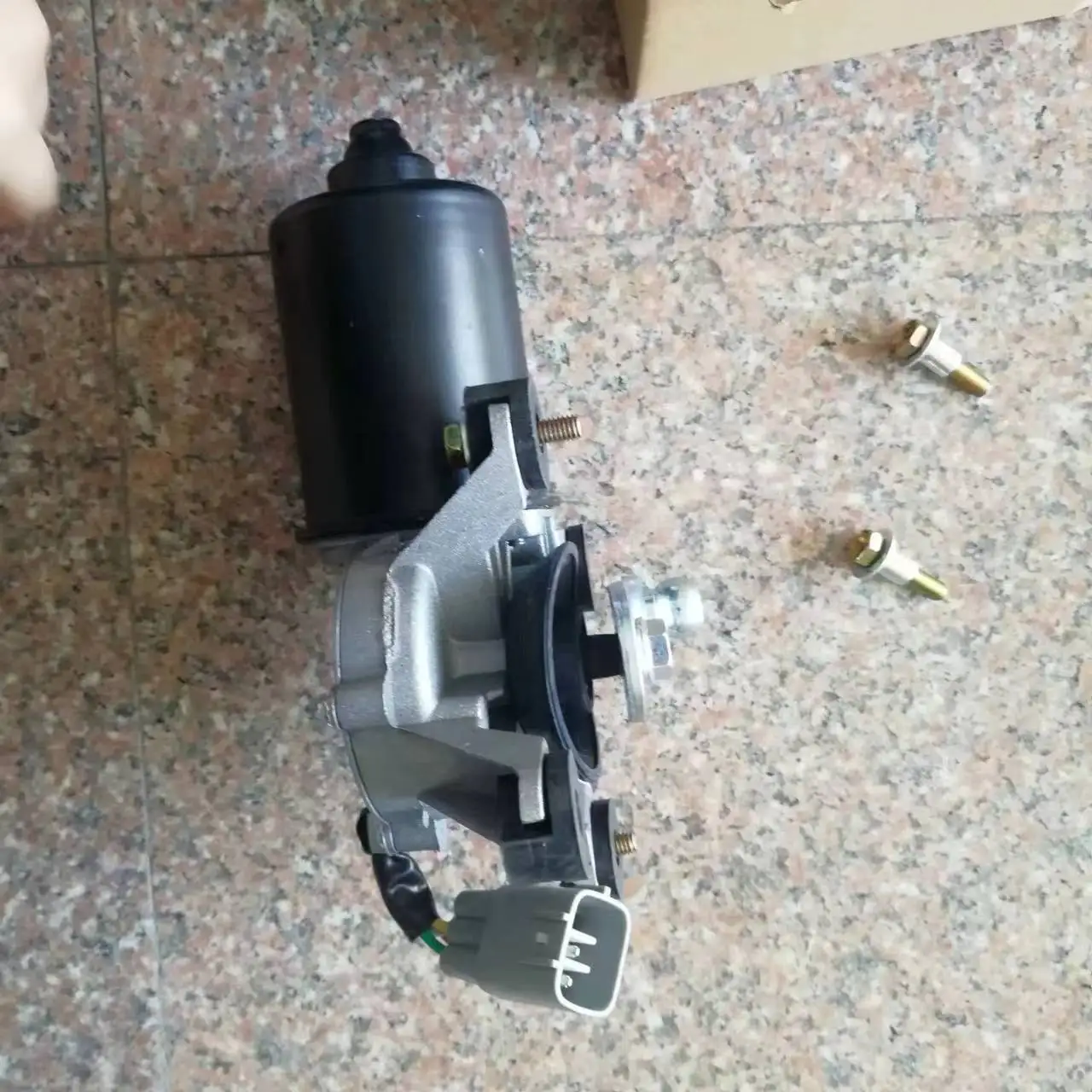 Motor Assy Windshield Wiper 85110-60202 For land cruiser 2009  GRJ7 HZJ7