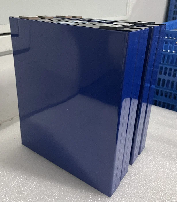 Grade A Rechargeable battery Phosphate Lifepo4 batteries deep cycly life 100Ah 200Ah 300Ah for Solar