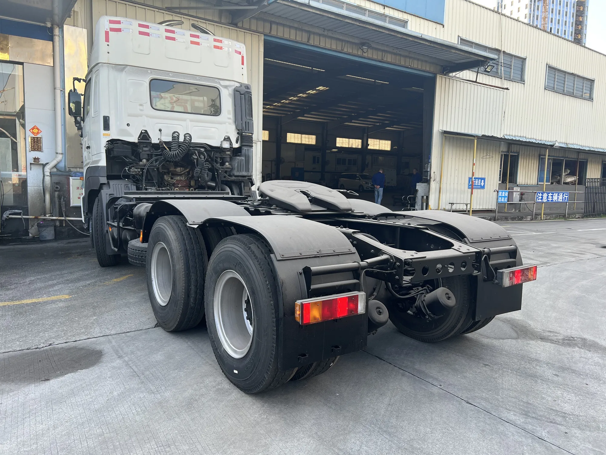 New Hino 700 6x4 420hp tractor truck made in Japan