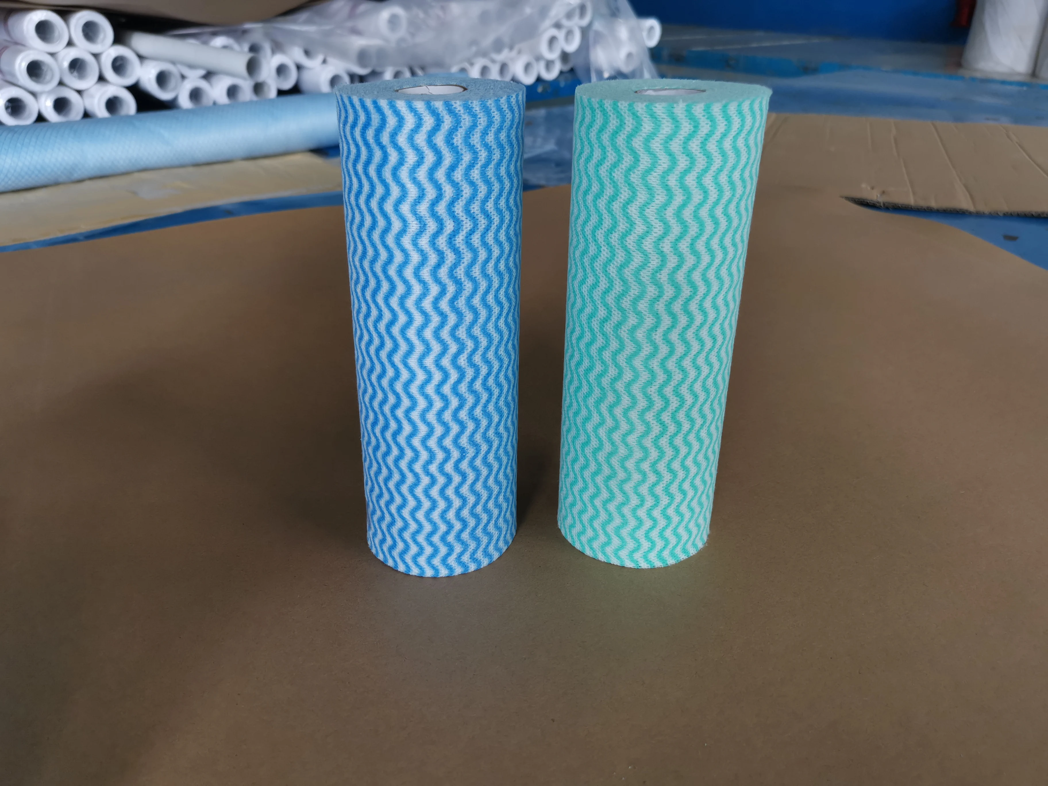 Heavy Duty  Industrial rag Disposable Cleaning Cloth in Roll