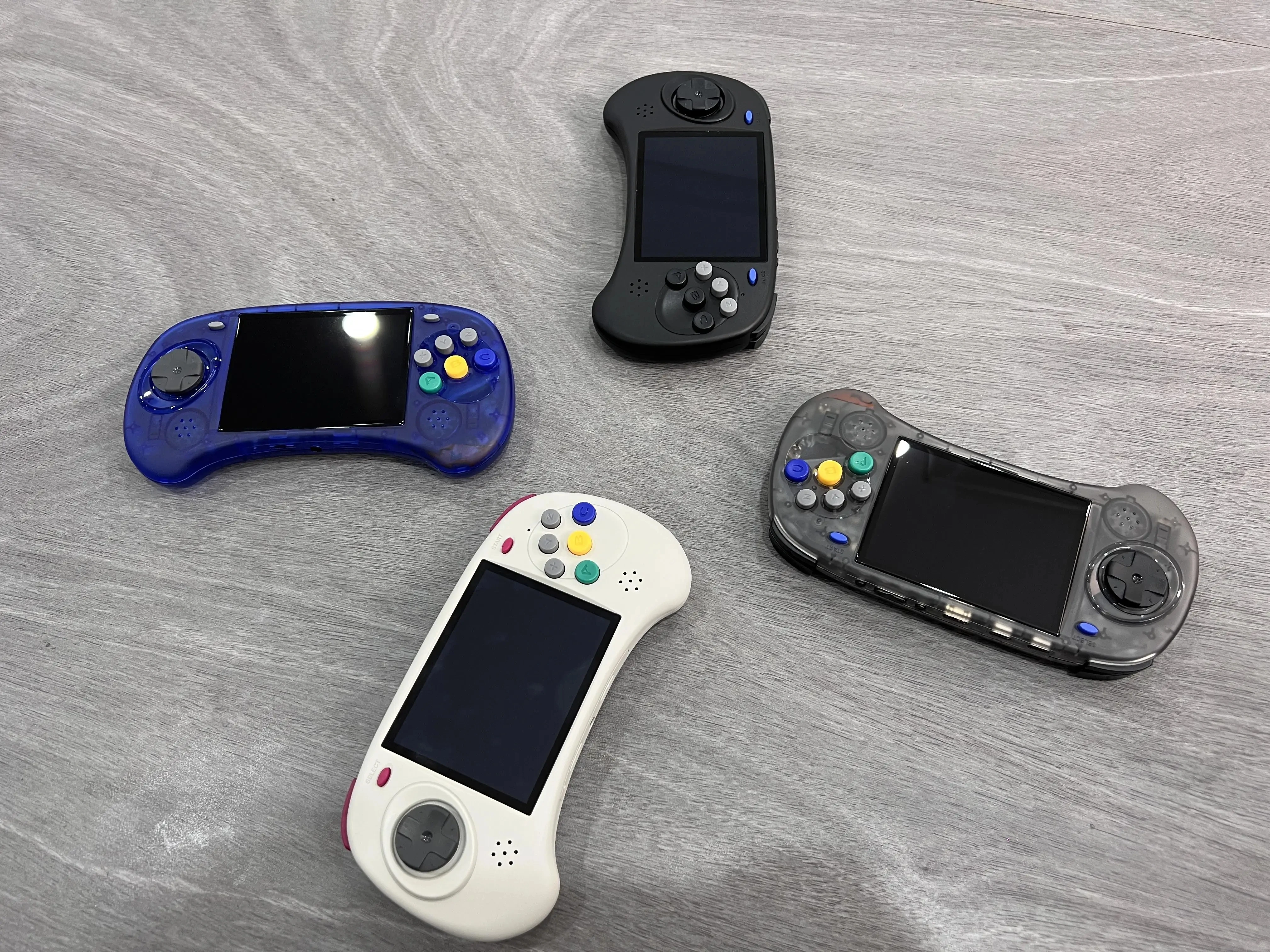 Anbernic Portable Video Consoles Android 4.0 Inch Touch Screen Retro Handheld Game Console Emulator Gaming Consola