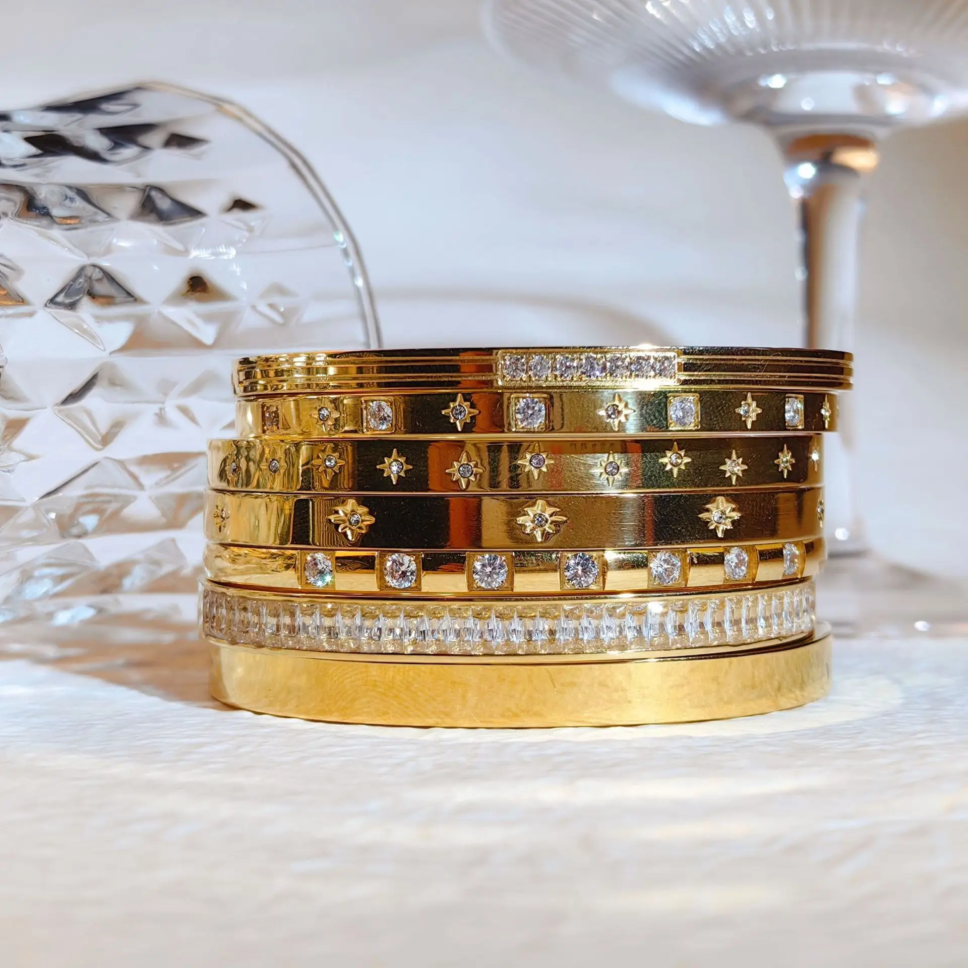 ins wind titanium steel bracelet hexagon star buckle bracelet 18k gold plated stainless steel zircon bracelet wholesale
