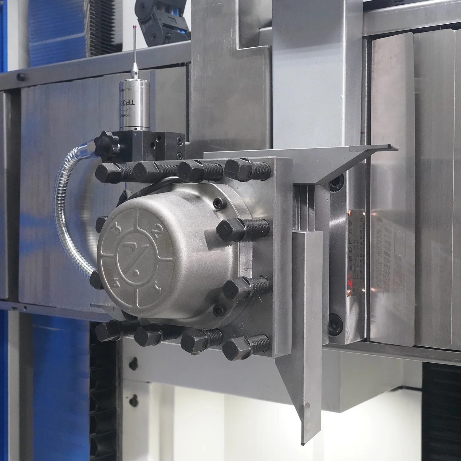 2022 New vertical alloy wheel diamond cutting machine wheel repair lathe machine for sale DCM32P-S