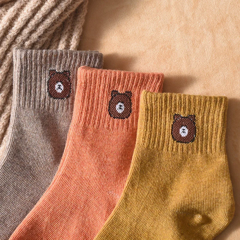 Wholesale womens socks breathable and sweat-absorbing thick and fashionable little bear sports socks for women