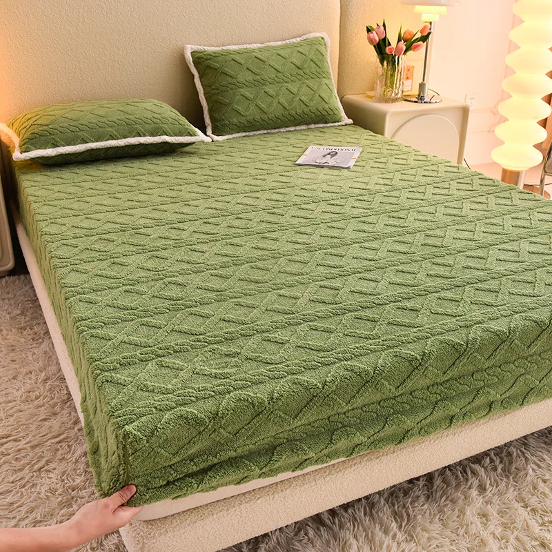 Good Winter Thickened Taffu Bed Bonnet Single Piece Warm Coral Flannel With Fleece Bedspread Bedding Set Bedding Set