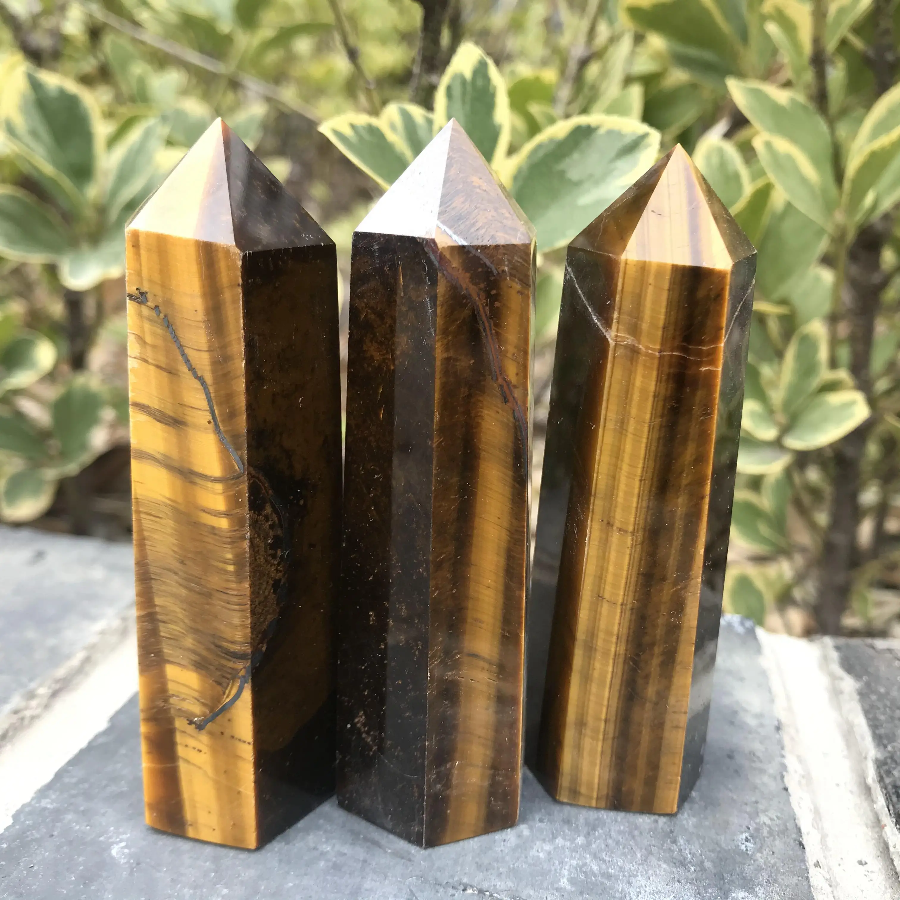 Factory customized natural high quality tiger eye tower point fengshui healing gemstones for home decor