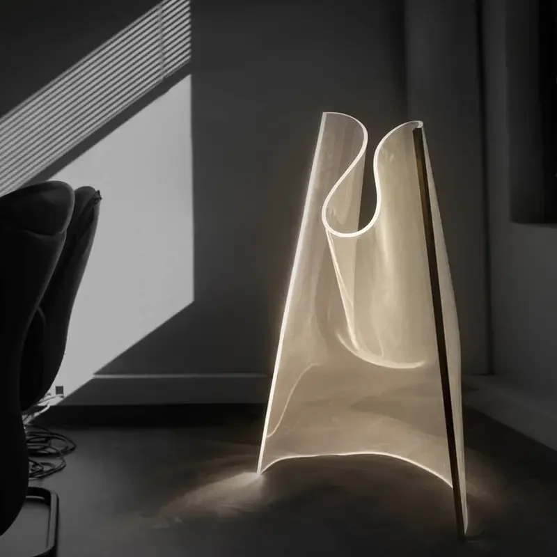 Современный минималистский напольный светильник для гостиной