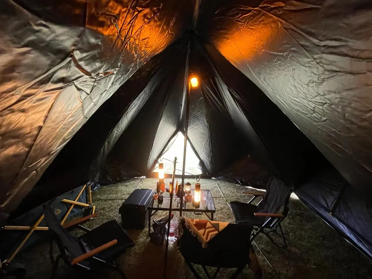 Outdoor shelter camping tent pyrmaid indian style extended shape family party event tent