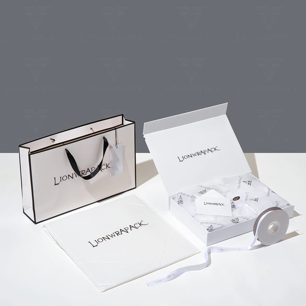 Lionwrapack Custom Luxury Garment Folding Box Set Biodegradable Cardboard Boxes for High-End Tailored Clothing Gifts Packaging