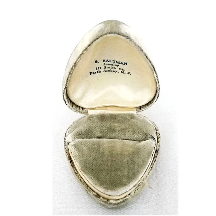 OEM/ODM Flannel Packaging Jewelry Ring Bracelet Necklace Gift Flip Cover Box with Cotton Filler