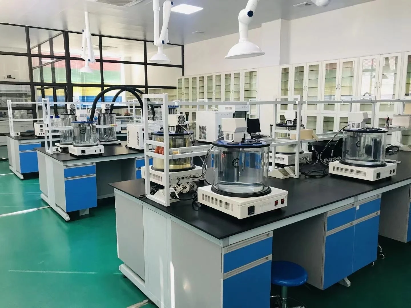 Antirust additive dodecenyl succinic acid  has a good anti rust effect on steel, cast iron, and copper alloys