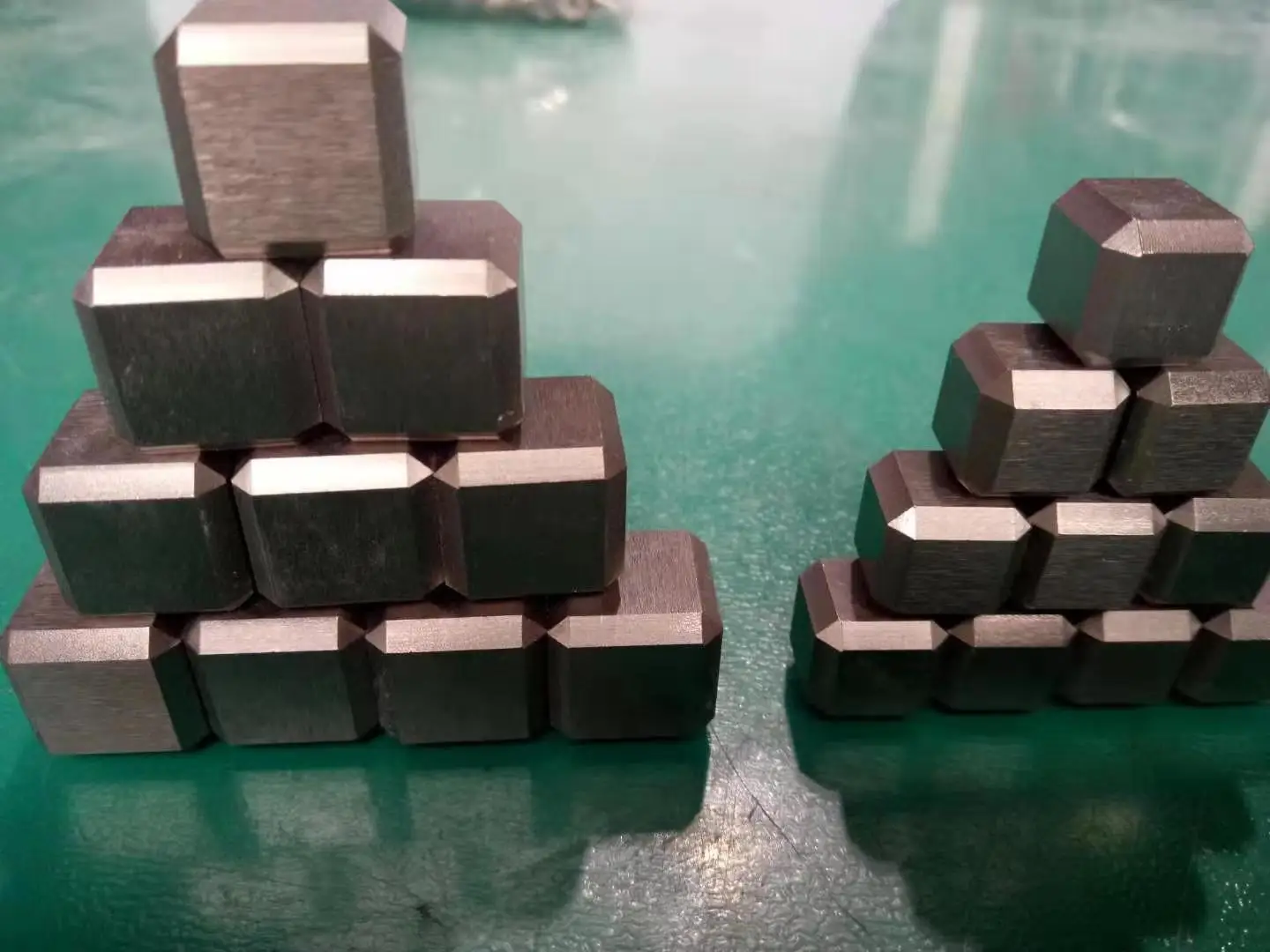 China products tungsten metal cube 99.95% purity 1kg tungsten cube