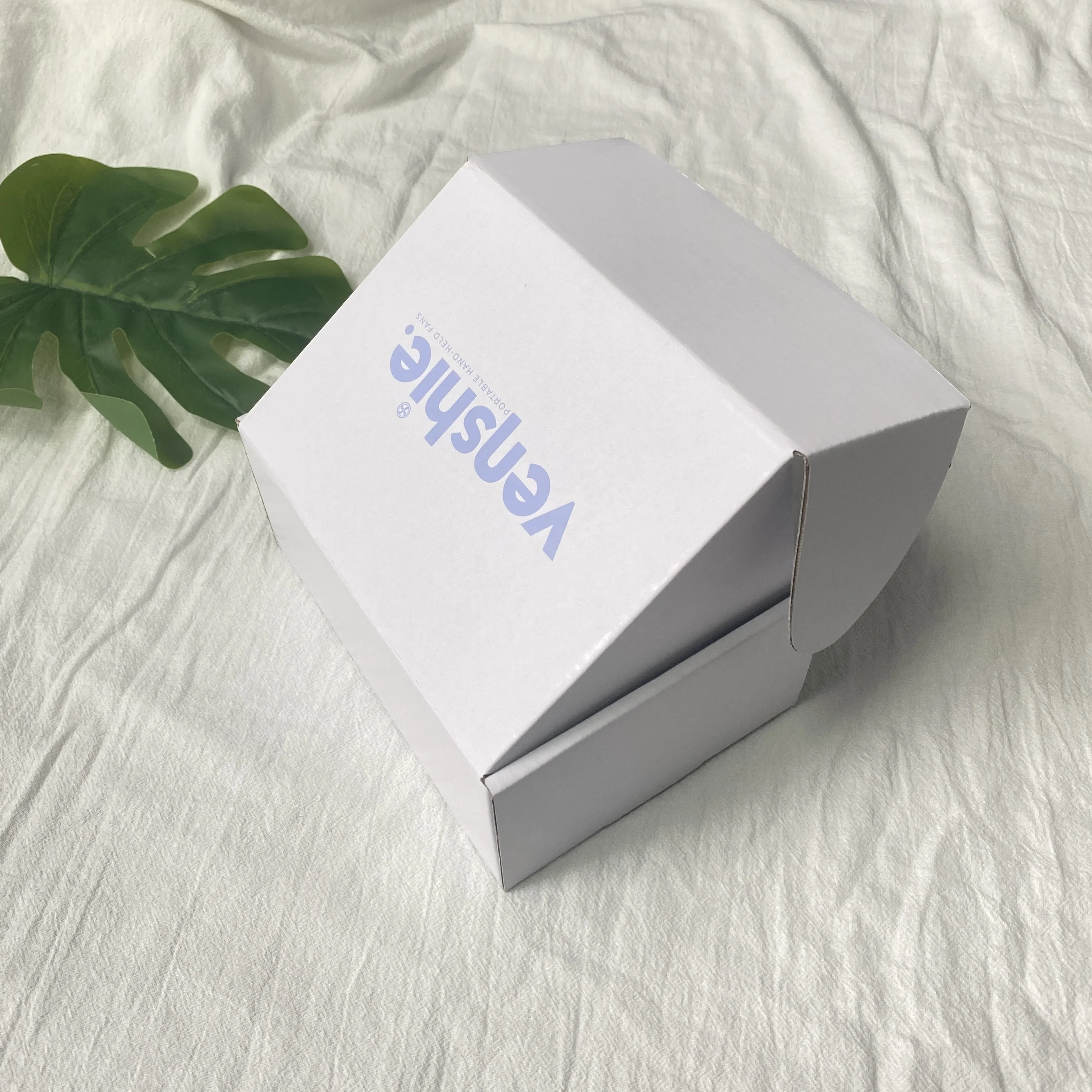 Customized Printing Design Express Mailer Shipping Paper Package Delivery Box Shipping Corrugated Cardboard Mailer