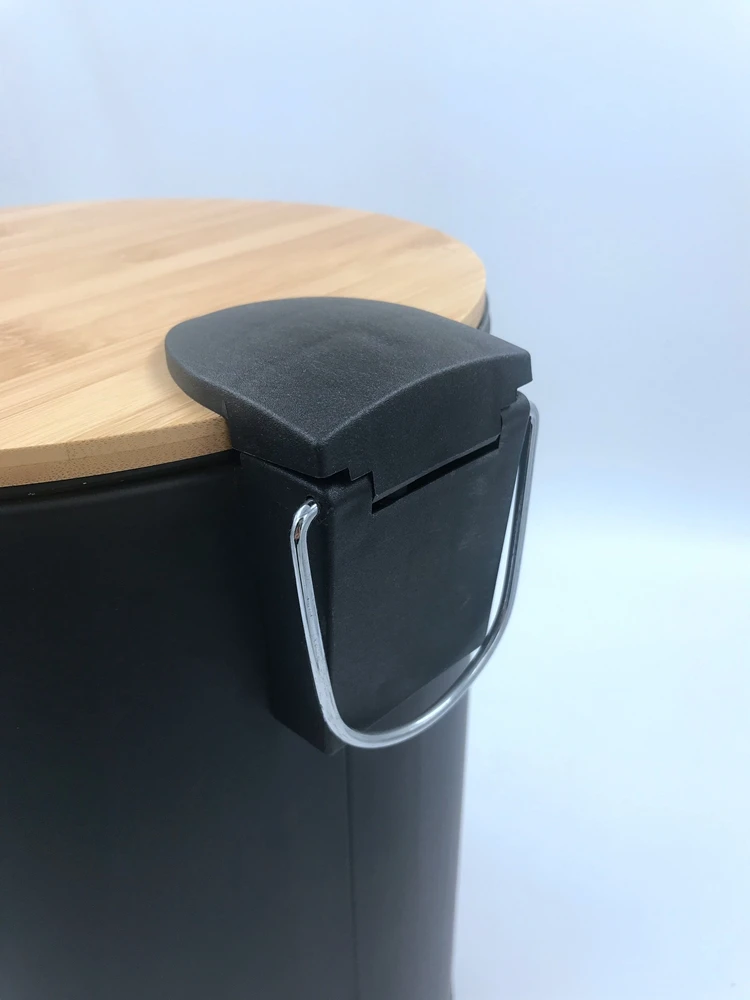 2024 popular model bamboo lid 5 Liter Black Round Metal Foot Pedal trash can with Removable Inner Wastebasket for Kitchen
