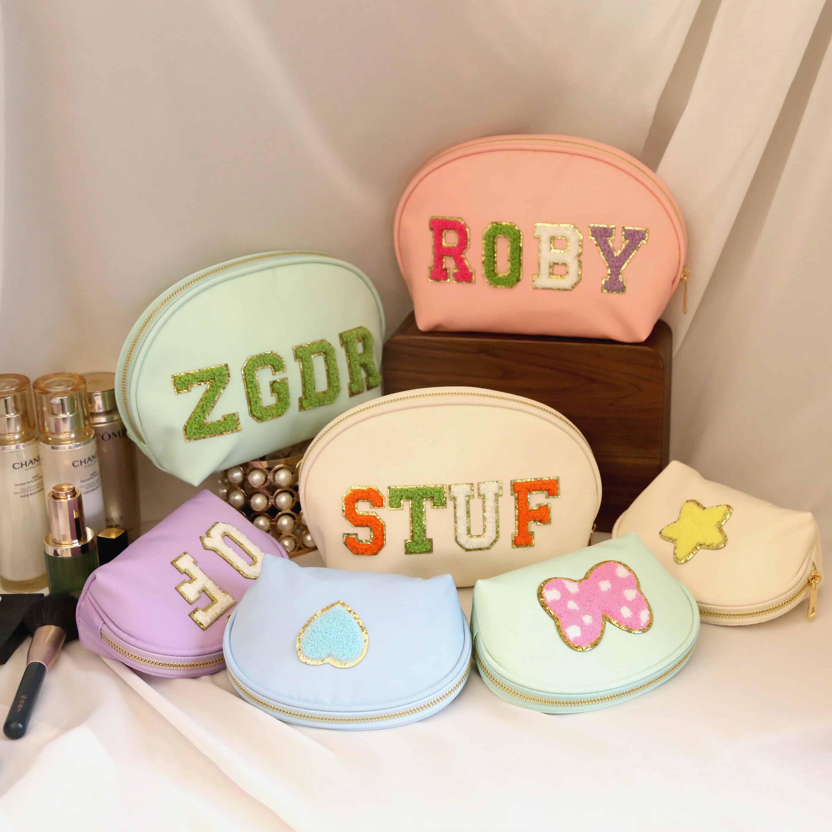 YIMYIK Make up Organizer Bag Shell New Cosmetic Bags & Cases 2023 Nylon Toiletry Bag Fashion Logo & Shape & Package Letter WT005