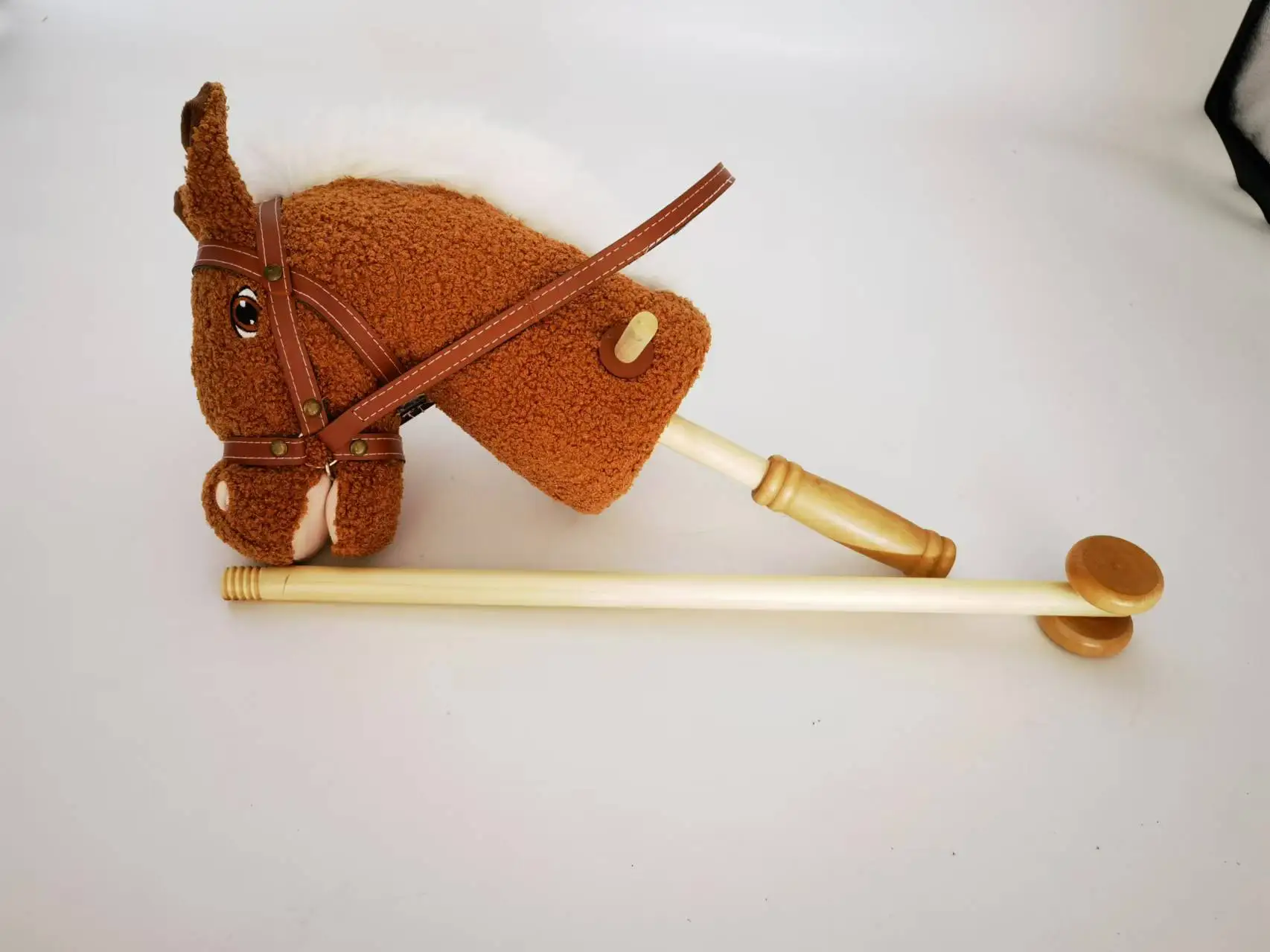 Новый материал hobby horse stick с роликом + лошадь реалистичный звук съемная функция может сэкономить много места для доставки