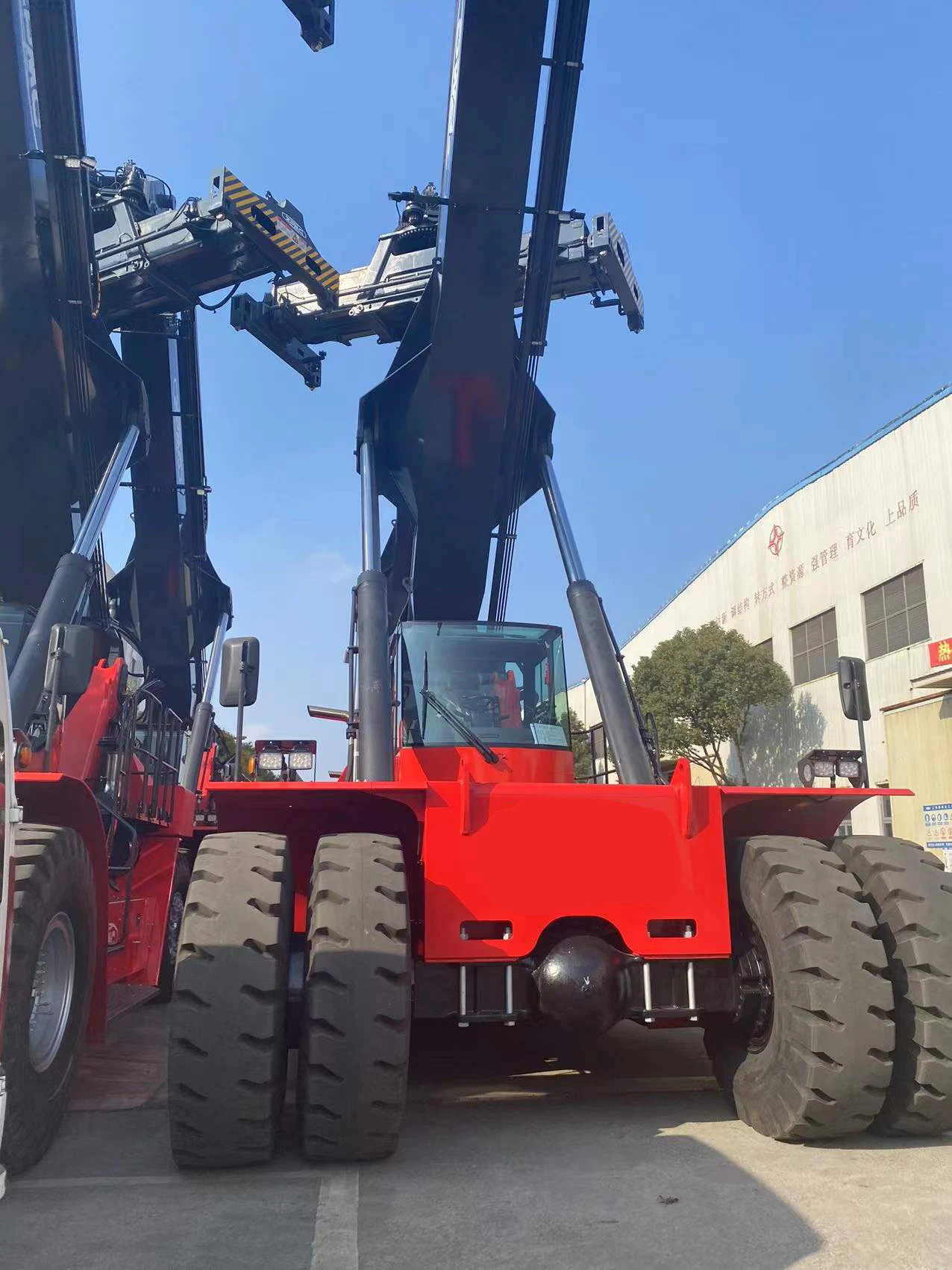 Chinese ZPMC spreader  45ton Reach Stacker ZHR45 Container Lifting Forklift