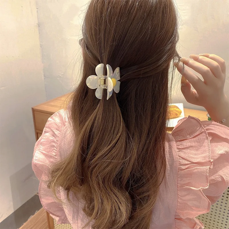 2023 Hot Selling Fresh Sweet Style Acetate White Flower Hair Claw Hair Clip Hair Accessory for Girls