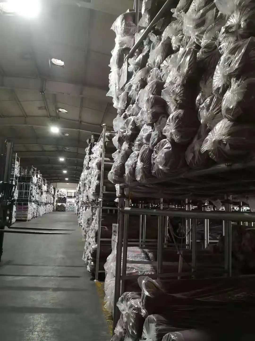 Wholesale Brushed fleece fabrics Cationic 100% polyester knit plush fabric for pants terry