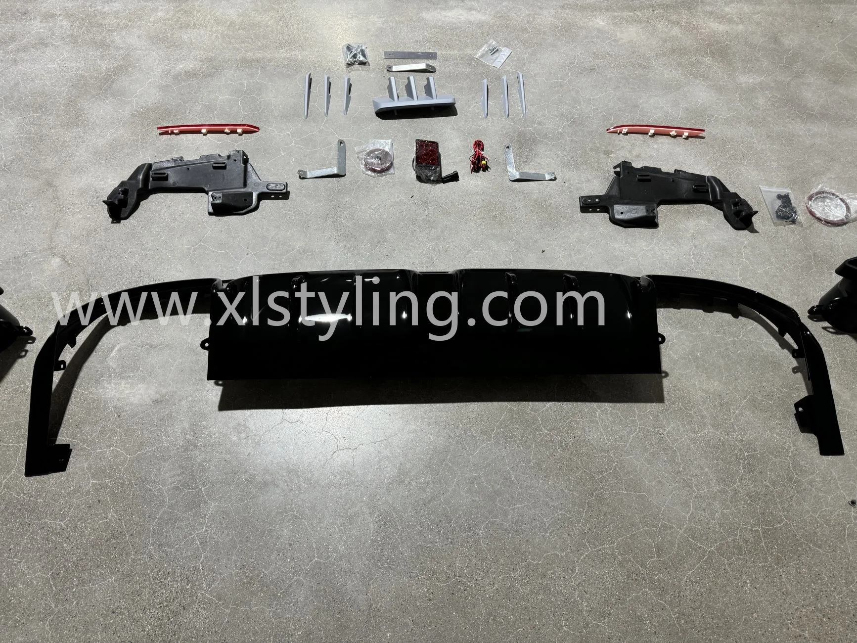 Car Accessories Body Kit Car Bumpers 2014-2017 BRS Rear Bumper Diffuser With Tips for Mercedes Benz W222 AMG