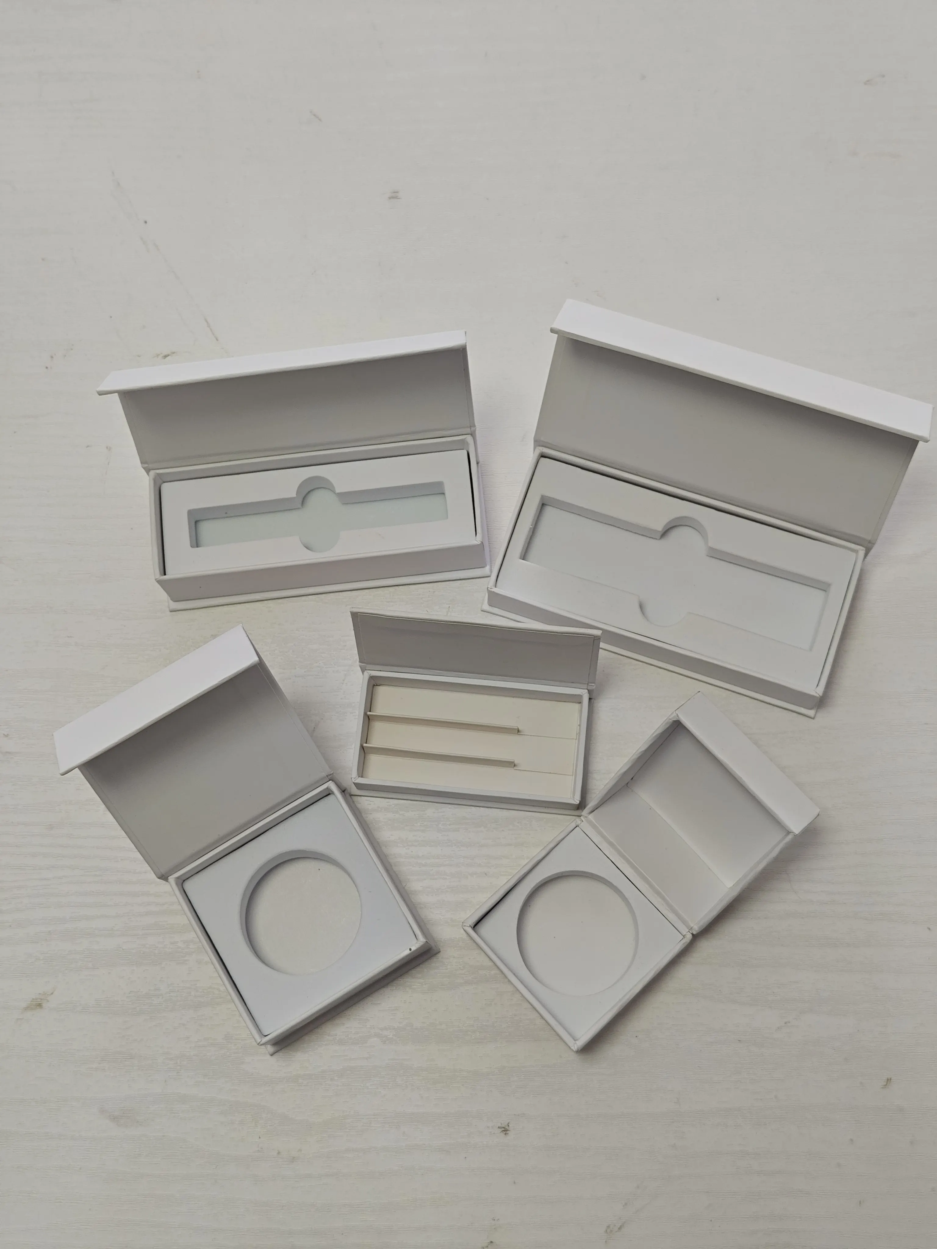 Custom High Quality Pre Roll Cardboard Child Resistant Factory  Book Shape Flip Cover Blank Cigarette Box