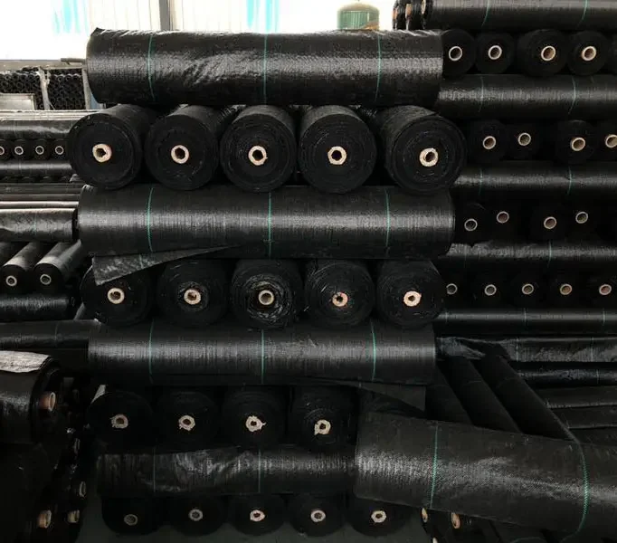150gsm черная цветная пластиковая пленка для Мульчирования мембрана борьбы с сорняками сверхпрочная Ландшафтная ткань