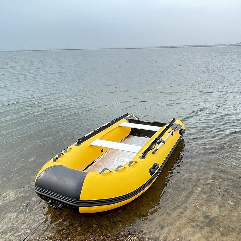 China 0.9mm PVC Inflatable Boat 3.8m Foldable Rowing Boat