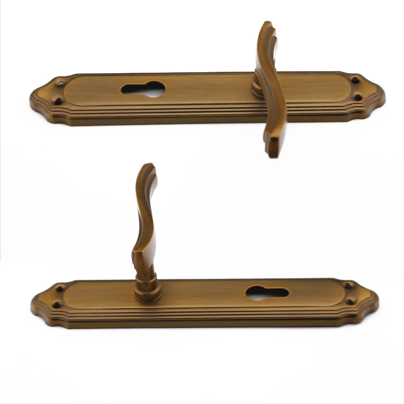 Antique Style Iron with Aluminum Alloy Door Handle