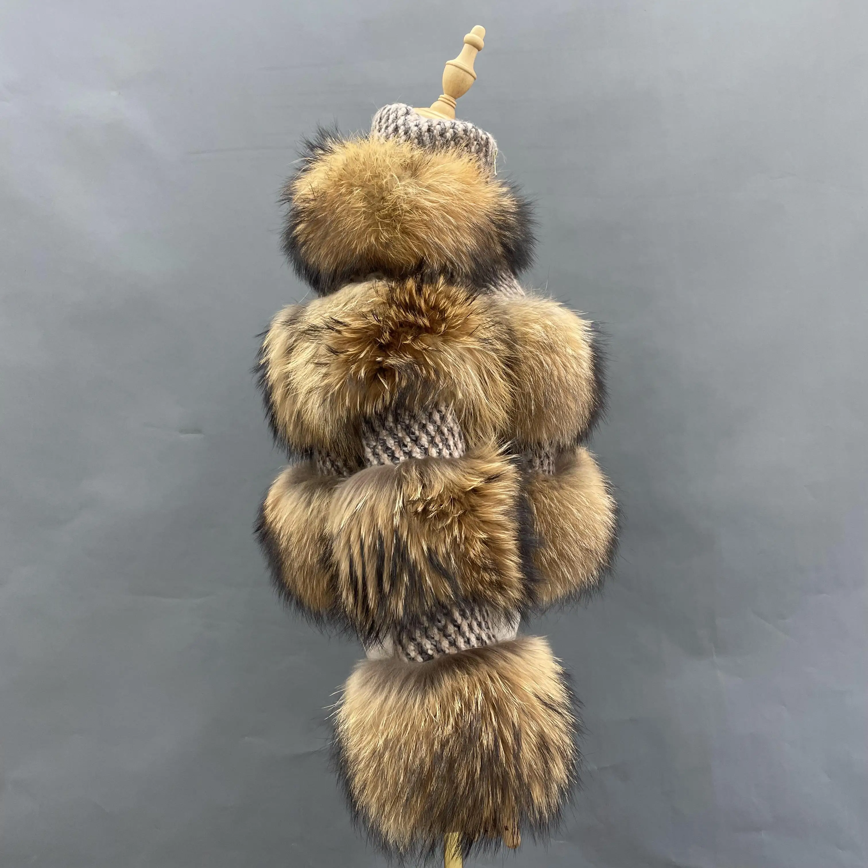 Wholesale custom winter luxury short cropped top animal fur jacket women real raccoon fur coat
