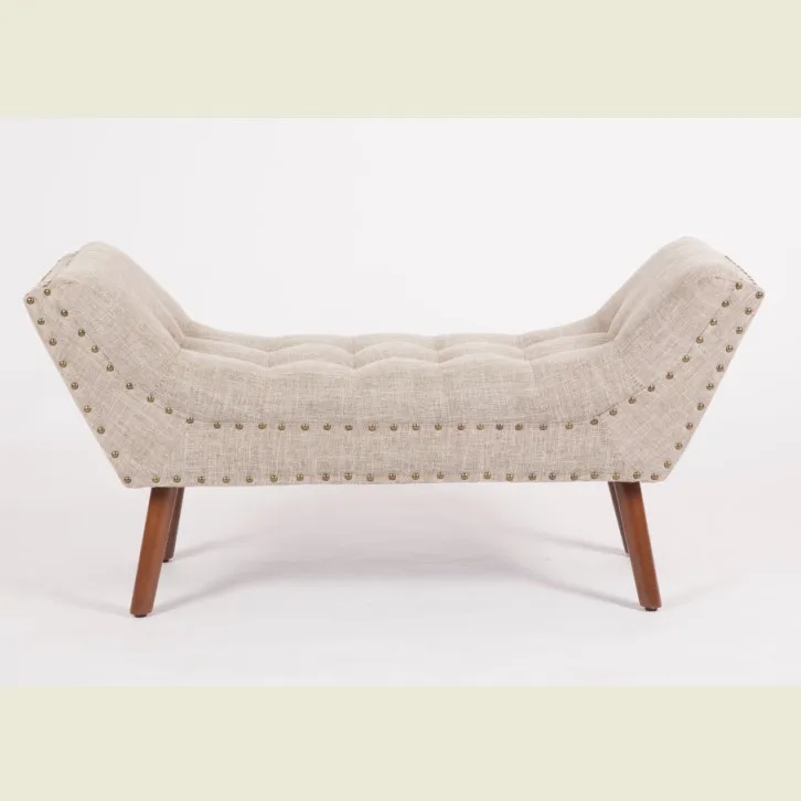 Старинная деревянная скамейка для хранения