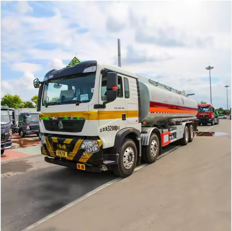 SINOTRUK HOWO Новый 5000L Стальной Топливный бак грузовик дизельный двигатель механическая коробка передач 8x4 привод нового поколения автоцистерна