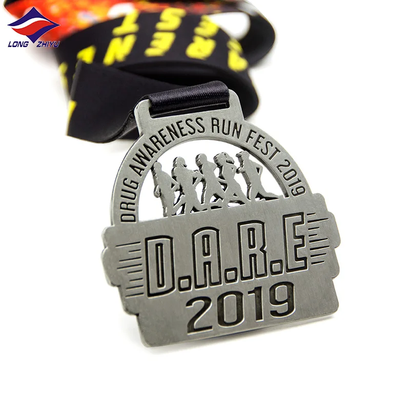 Longzhiyu 17 years logo run medals factory wholesale custom zinc alloy 5k finisher medals engraved marathon sport medals