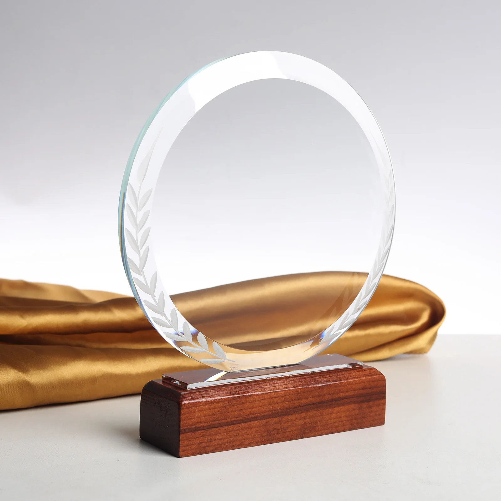 New Design High Quality Custom Laser Engraving Wooden Base  Glass Crystal Trophy Award
