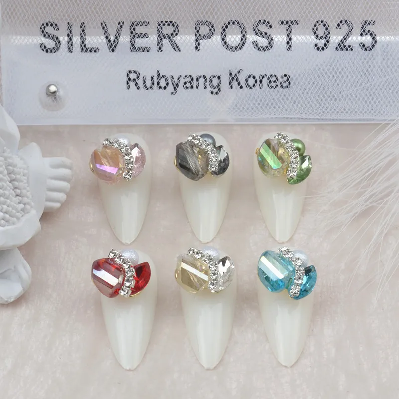 Sparkle Nail Art Unique Designer Charms Luxury Chain Heart Shaped Crystal Rhinestones For Nail Art Decoration Quality Jewel