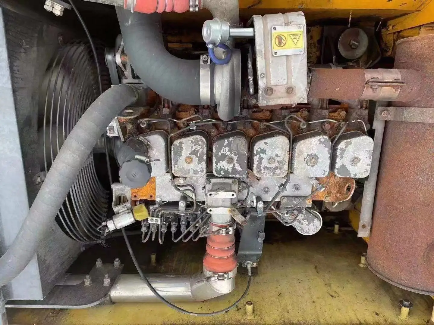 Колесный экскаватор Hyundai колесный R210W-7 в хорошем
