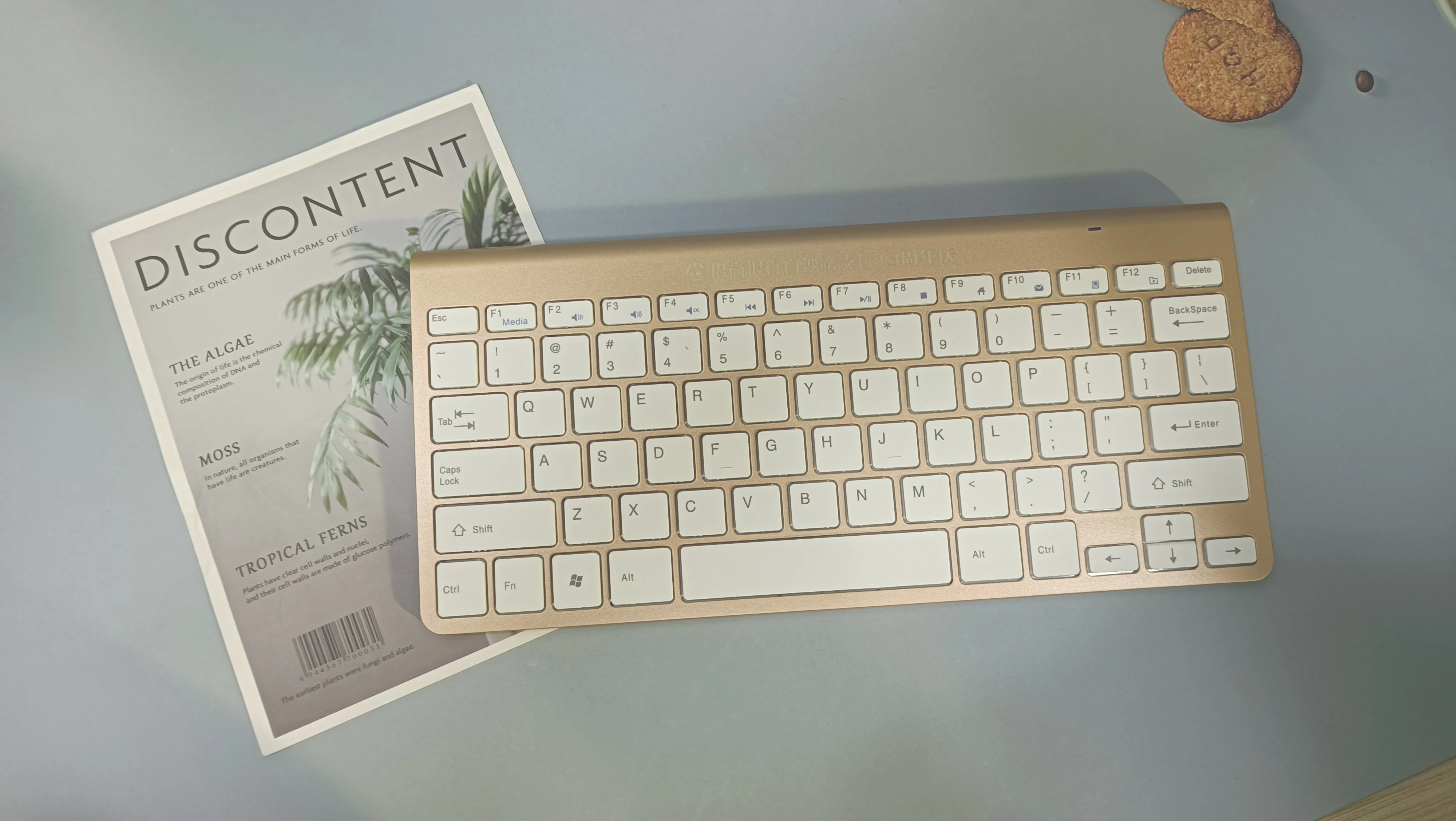 Custom 4 in 1 office gadget wireless mouse keyboard U disk pen technology gift set man gift set