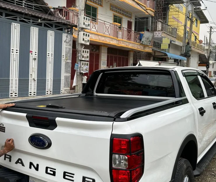 Pickup back cover truck bed tonneau cover roller lid for Tacoma