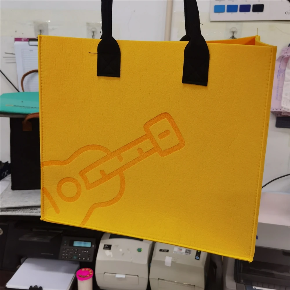 Small Size Tote Non-woven Women Cosmetic Felt Storage Insert Bag Handbag with Low Price