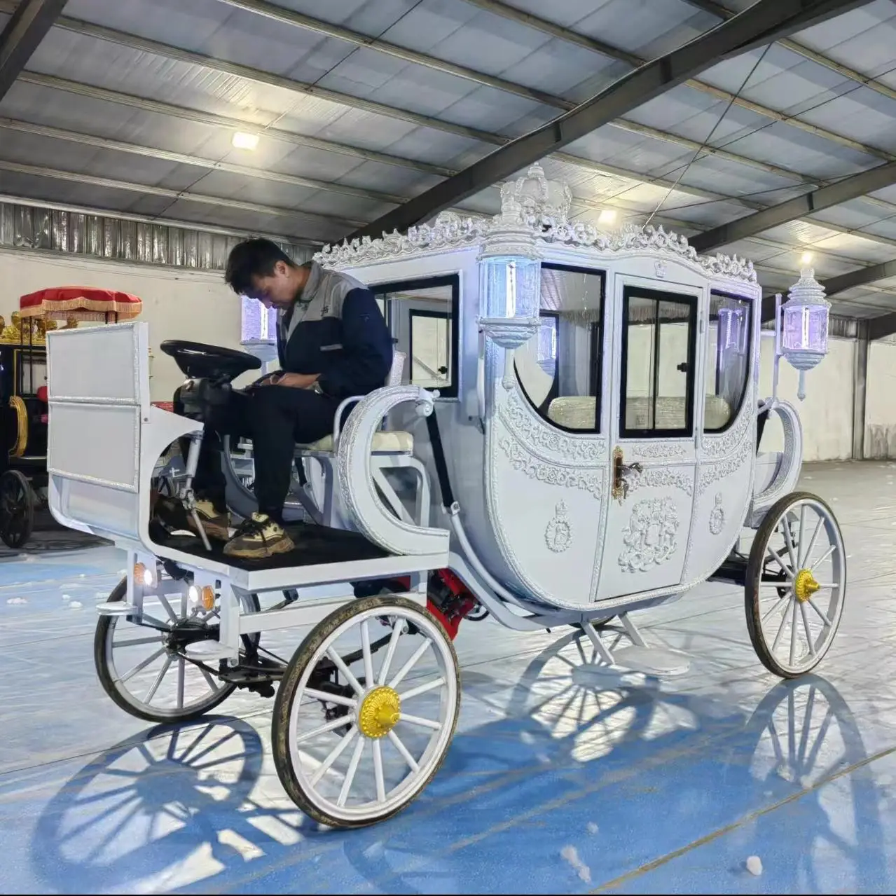 horse and carriage wedding decorations Sightseeing vehicle in scenic area tourist car