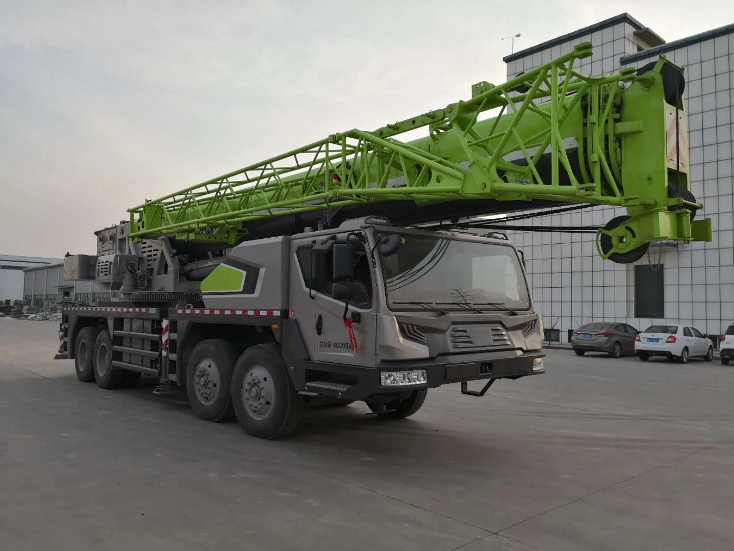 70 Ton Mobile Truck Crane  ZTC700V Hydraulic Telescopic Boom for Sale