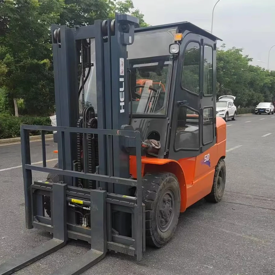 China HELI KOMATSU cpcd50 heli 3ton/4 ton/5 ton Diesel Forklift CPCD30/CPCD40/CPCD50 In Stock For Sale 2/3 stage mast