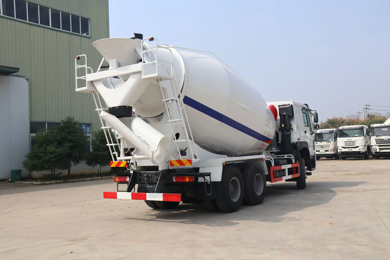 Brand New  Howo 8X4 Chinese Concrete Mixer Truck Euro5 for Uzbekistan