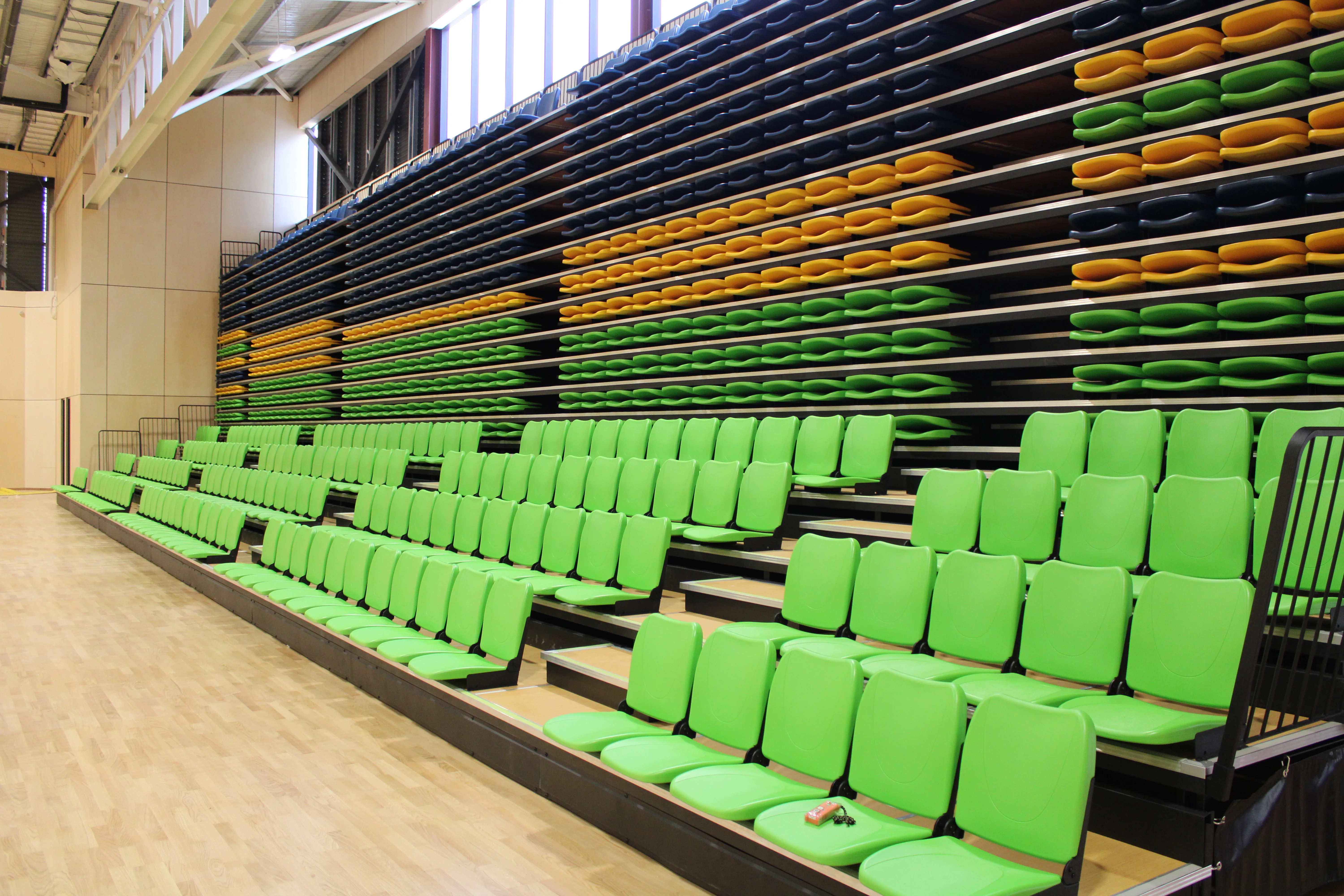  Telescopic Seating System With Indoor Polymer HDPE Seats Retractable Bleacher For Stadiums Theater Stage Sports