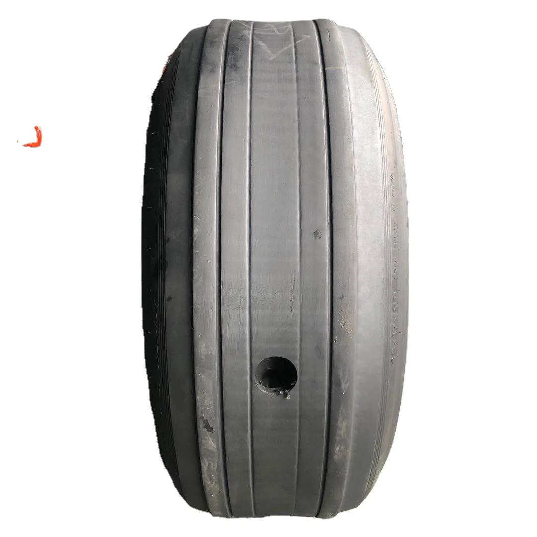 Aircraft tires  used to rely on the ship, retaining wall with various heights can be used to assemble the steel ring