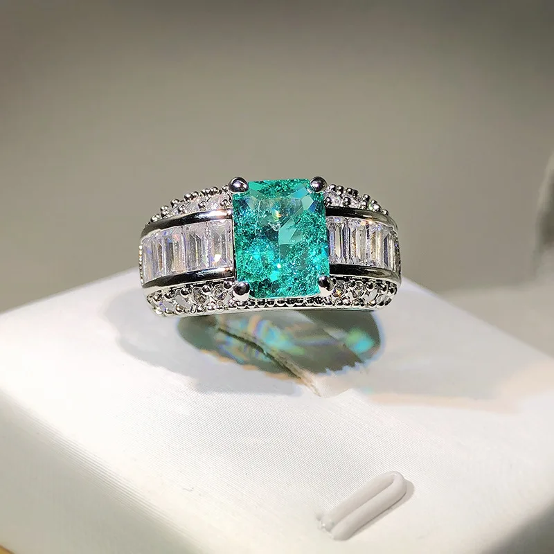 Exquisite Square Four-Claw Light Green Zircon Ring Ladies Baguette Single Row Ring Party Birthday Gift Wedding Ring