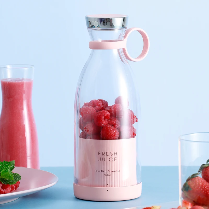 Wholesale 2022 Small Multifunctional Mini USB Portable Personal Size Rechargeable Fresh Juicer Blender